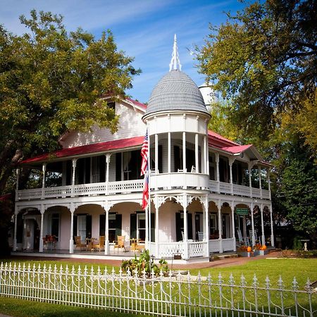 Gruene Mansion Inn Нью Браунфелс Экстерьер фото