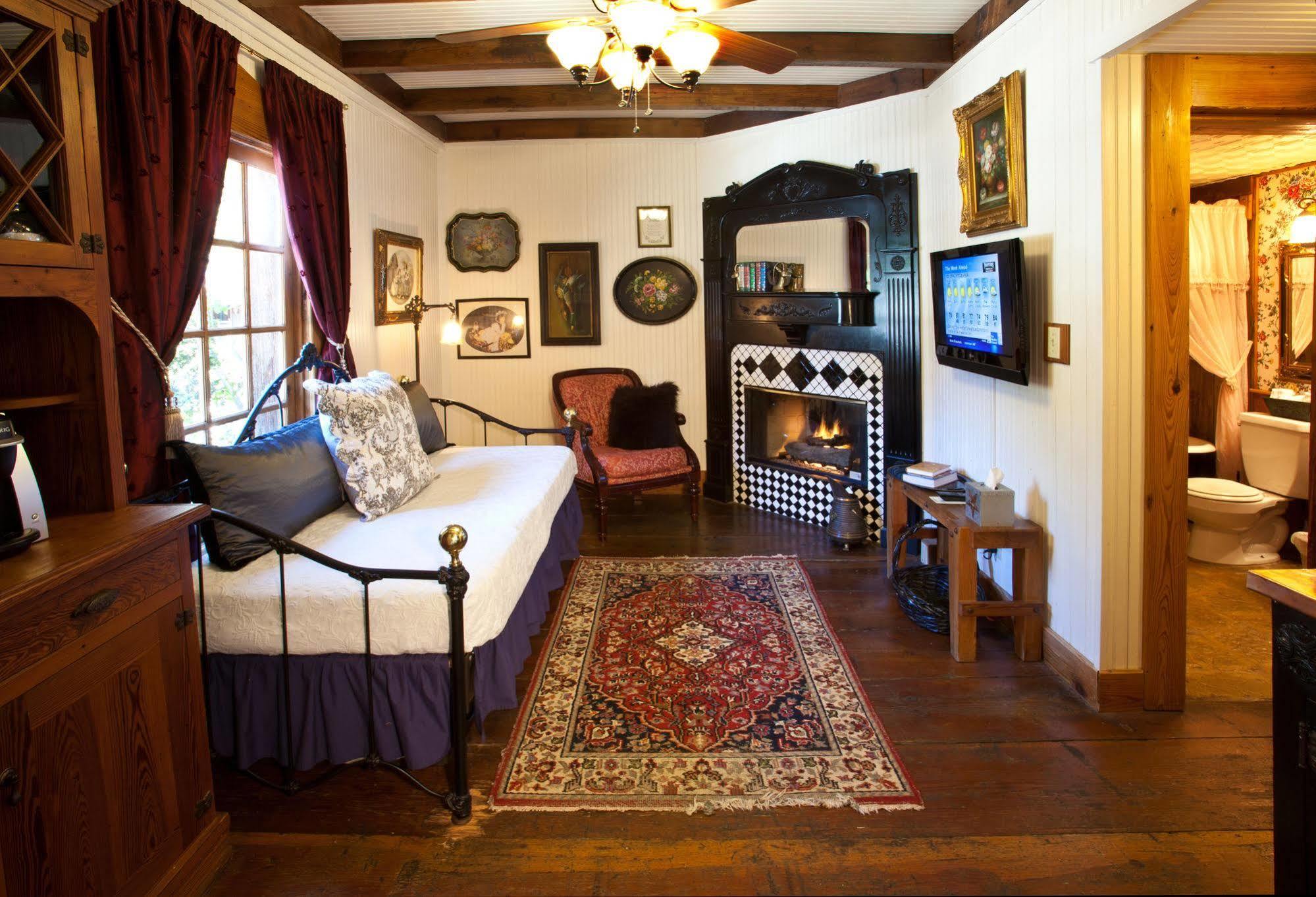 Gruene Mansion Inn Нью Браунфелс Экстерьер фото